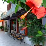 De Conserjeria Guardaequipaje Informacion Turistica Juegos De Mesa Hotel Iris