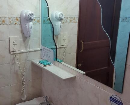 De Conserjeria Guardaequipaje Informacion Turistica Juegos De Mesa Hotel Iris En Ciudad De Salta Salta Argentina