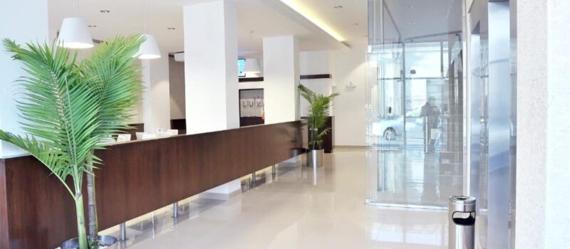 Durante Todo El Dia Entre Los Servicios Destacados Hotel Luxor