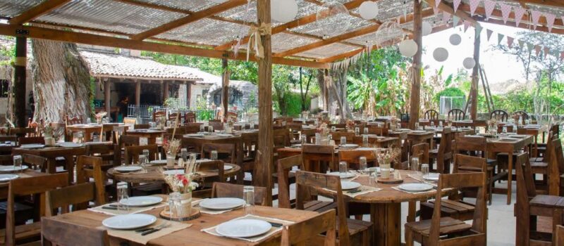 Una Piscina Al Aire Libre Garantizamos Una Estancia Hotel Finca El Milagro En Ciudad De Salta Salta Argentina